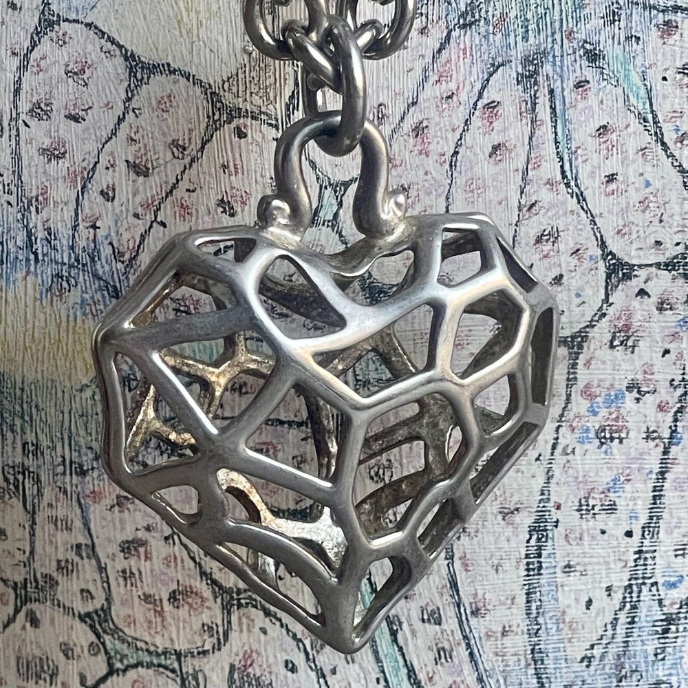 Unisex Silver Circle Chain Necklace w Geometric Brutalist Open Heart Pendant